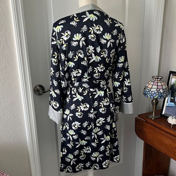 Nanette Lepore Navy and White Floral Robe w Belt - Picture 5 of 9